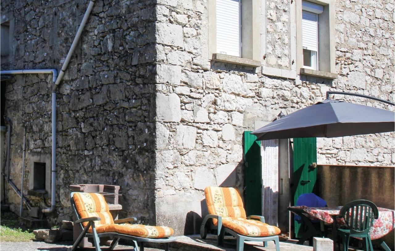 1 Bedroom Nice Apartment In La Beaume Labeaume Exterior foto